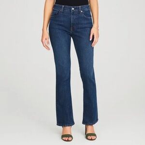 Levi's Women's 515 Nouveau Dark Wash Boot Cut Stretch Jeans, Size 8 Short